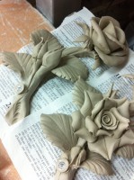 /album/lavorazione-arigianale-della-porcellana-di-capodimonte-/particolare-lavorazione-della-porcellana-ogni-fiore-viene-realizzato-interamente-a-mano-nel-nostro-laboratorio-jpg/